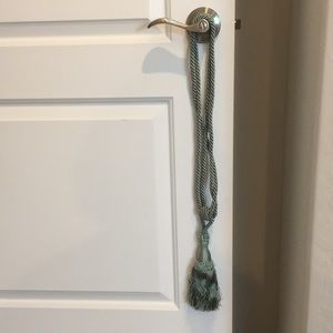 Pair of tie backs with tassels